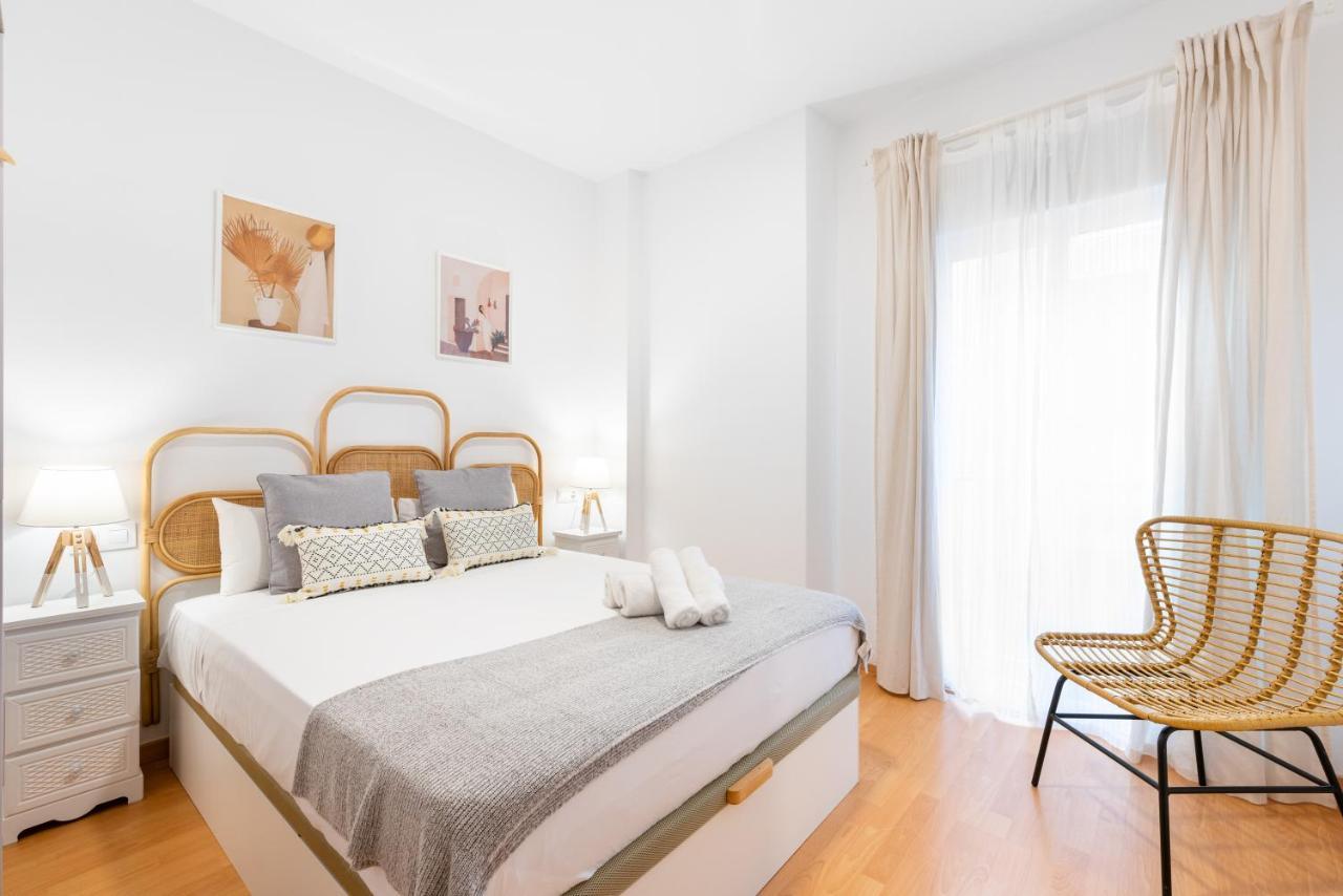 Wintowinrentals Superb New-Look Apartment Malaga Ngoại thất bức ảnh