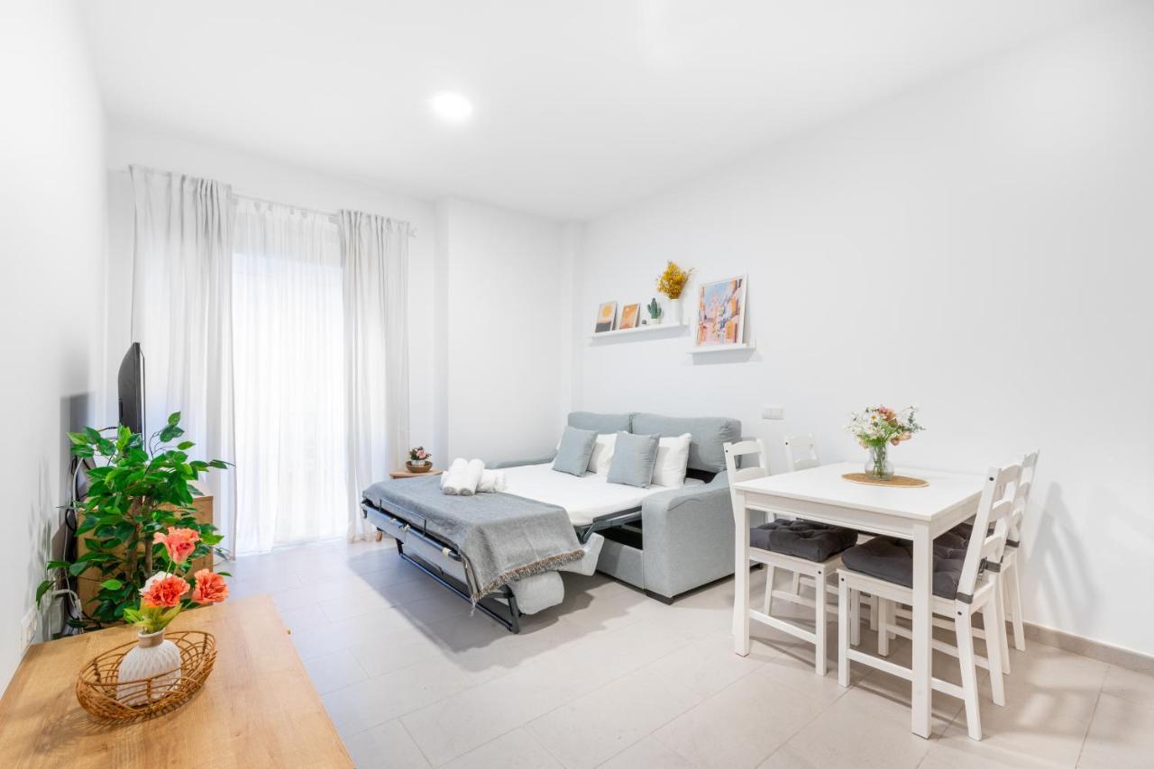 Wintowinrentals Superb New-Look Apartment Malaga Ngoại thất bức ảnh